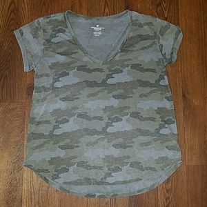 American Eagle Camo Tee M
